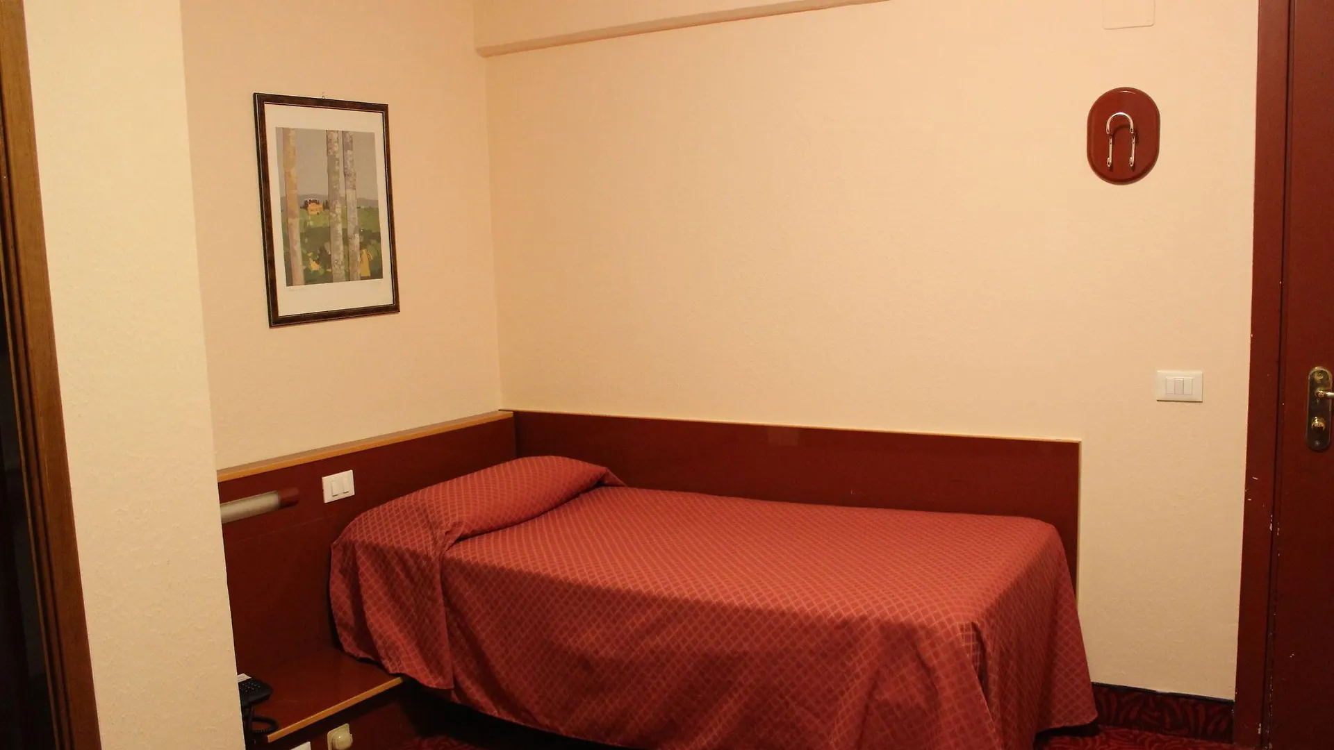 New Alexander Hotel Genoa 3*,